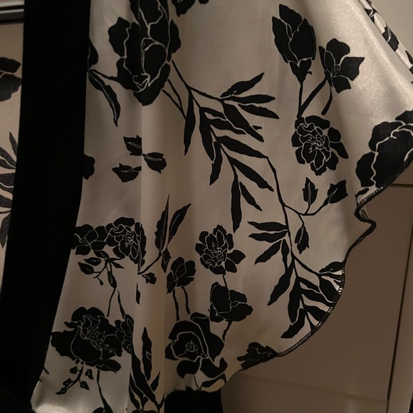 Floral blouse - Picture 2 of 6